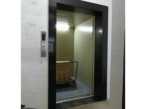 载货电梯 